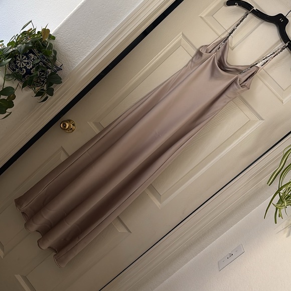 Zara satin dress - Picture 5 of 8